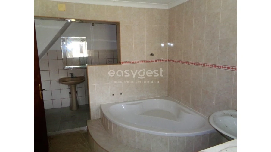 Moradia T1 para Venda em Vinha da Rainha Foto 16