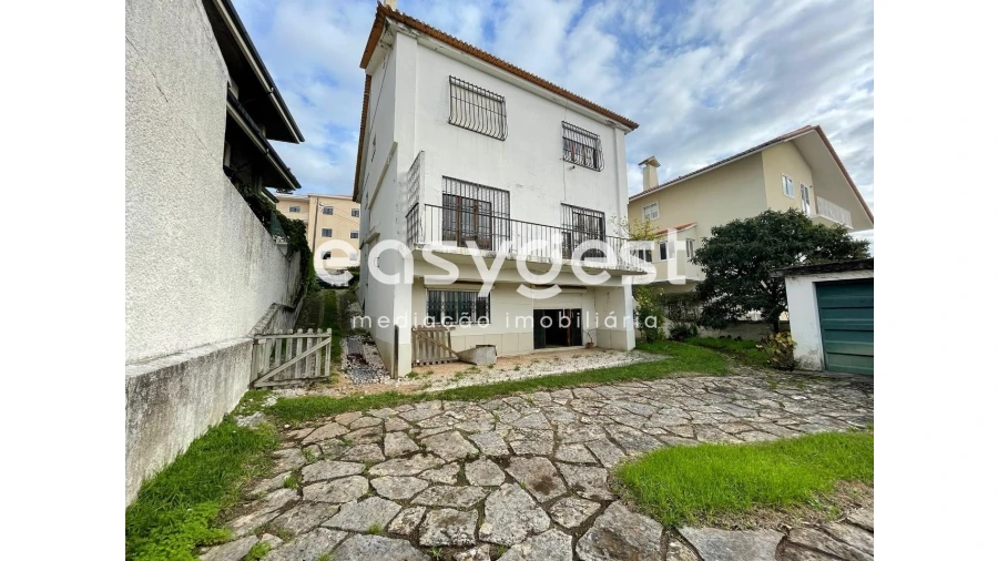 Moradia T7 para Venda em Santo Antonio dos Olivais Foto 22
