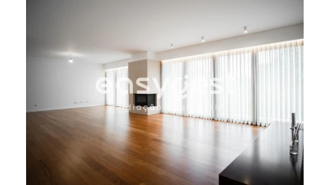 Apartamento T6 para Venda em Sé Nova, Santa Cruz, Almedina e São Bartolomeu