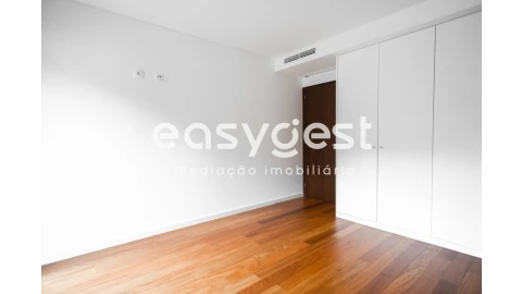 Apartamento T6 para Venda em Sé Nova, Santa Cruz, Almedina e São Bartolomeu