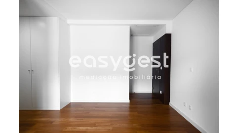 Apartamento T6 para Venda em Sé Nova, Santa Cruz, Almedina e São Bartolomeu
