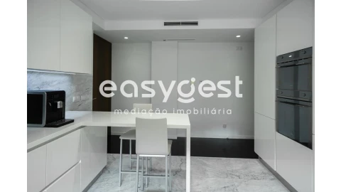 Apartamento T6 para Venda em Sé Nova, Santa Cruz, Almedina e São Bartolomeu