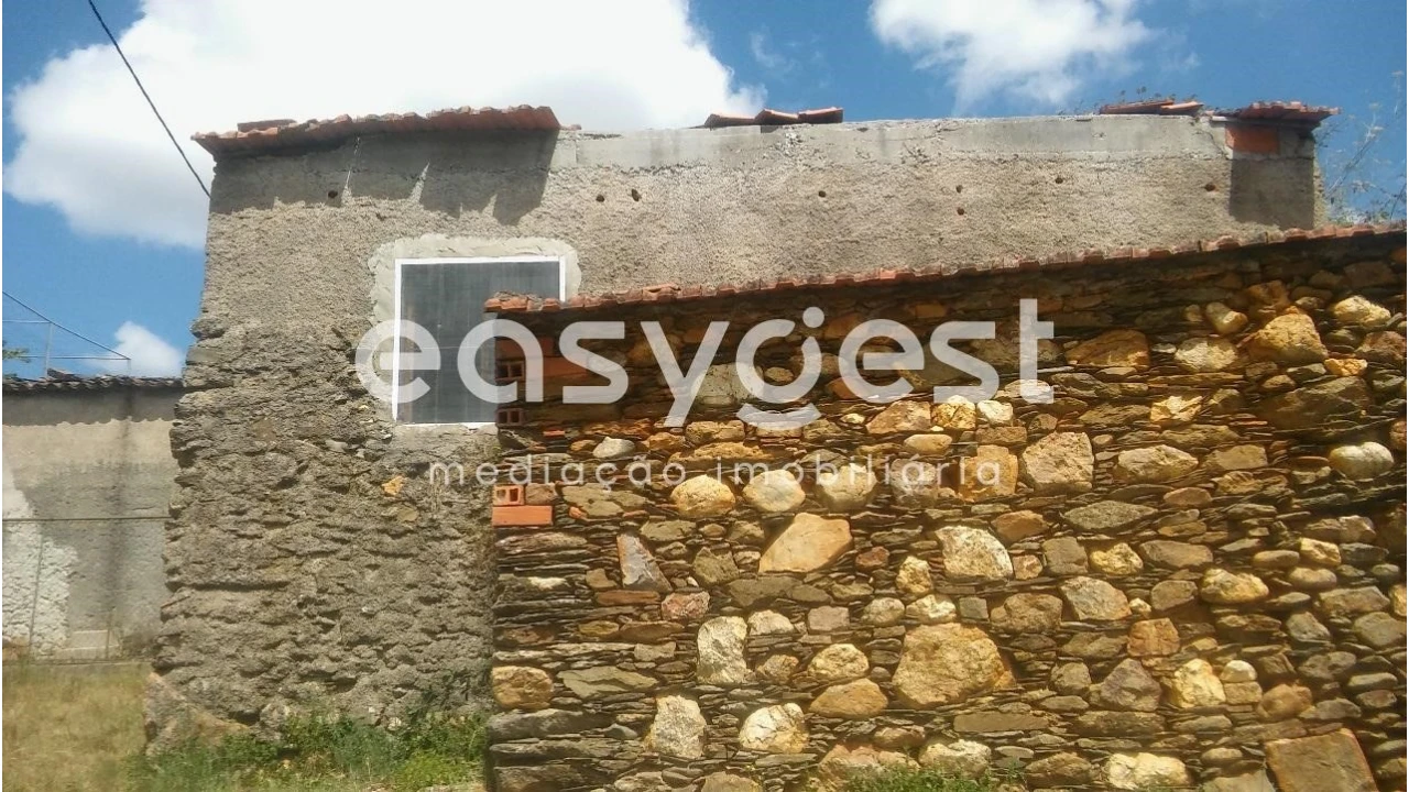 Moradia T1 para Venda em Secarias Foto 8