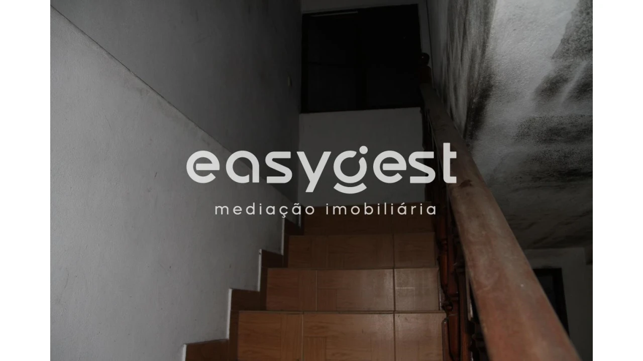 Moradia T2 para Venda em Candosa Foto 10