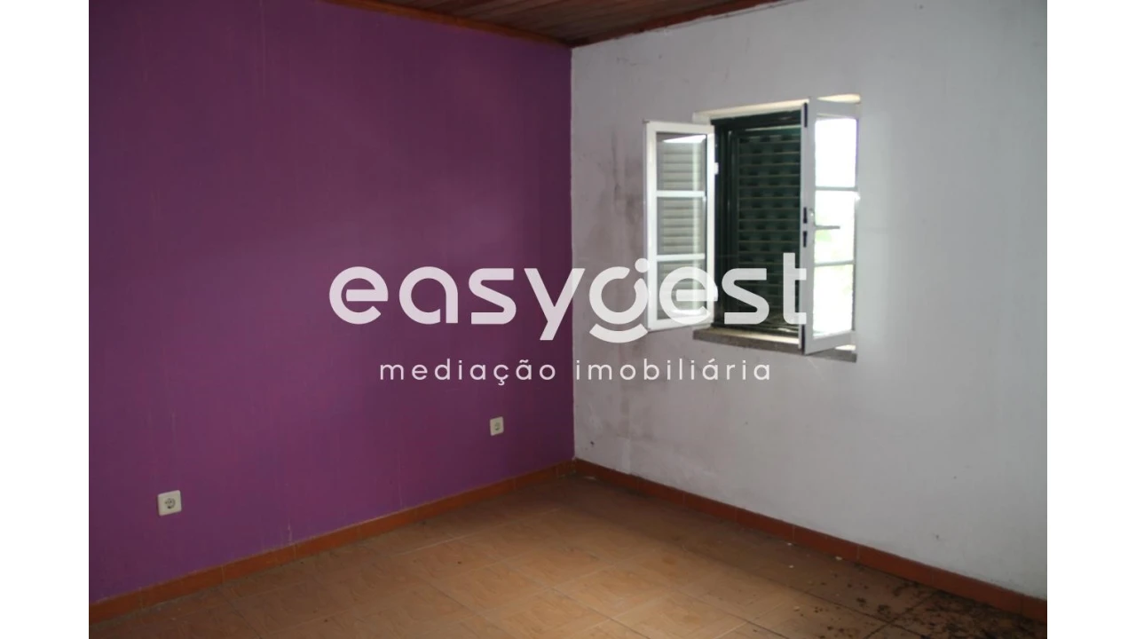 Moradia T2 para Venda em Candosa Foto 11