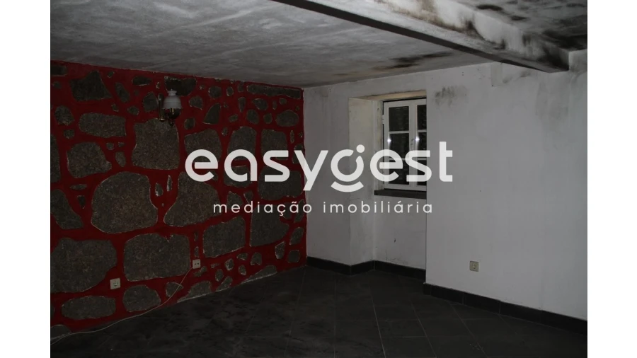 Moradia T2 para Venda em Candosa Foto 7