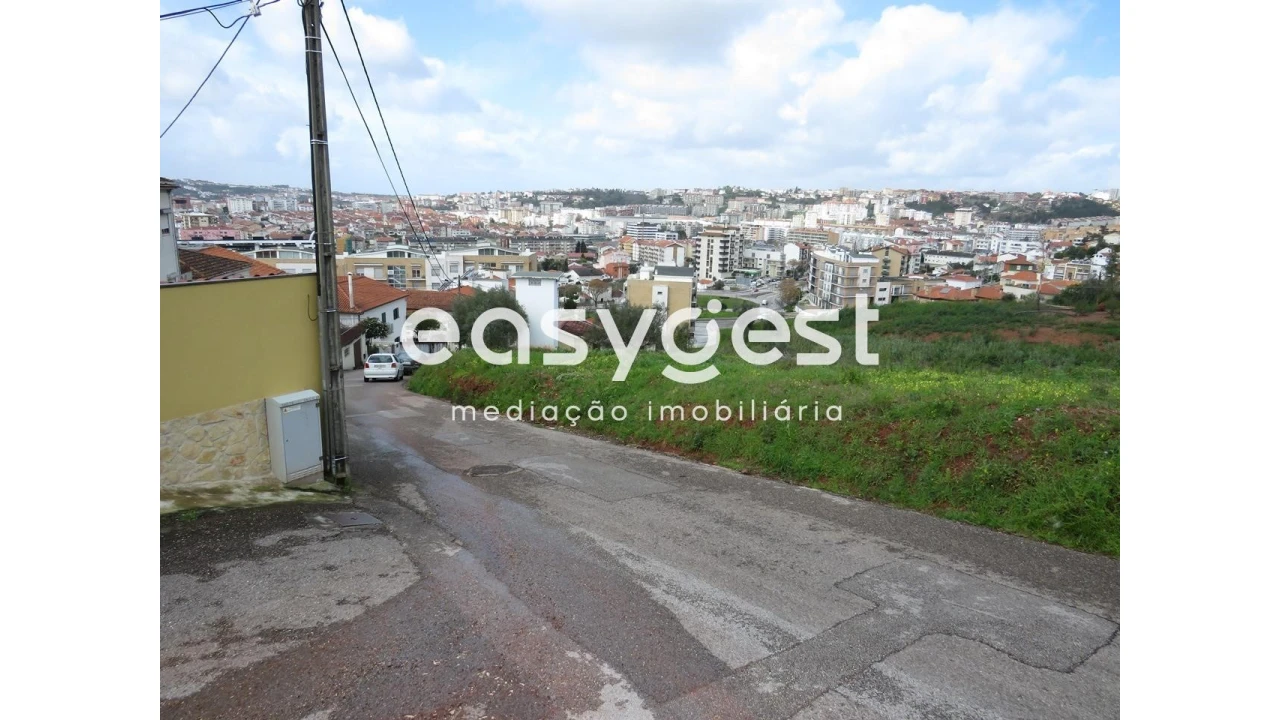 Terreno para Venda em Santo Antonio dos Olivais Foto 2