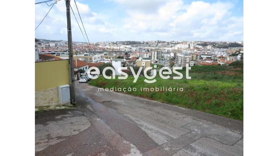 Terreno para Venda em Santo Antonio dos Olivais Foto 2