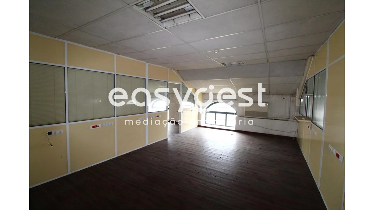 Escritório para Venda em Taveiro, Ameal e Arzila Foto 2