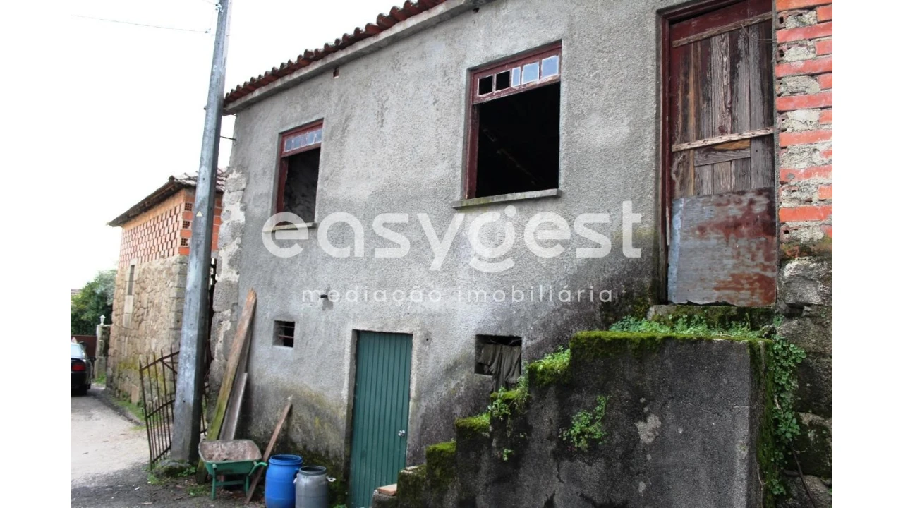 Moradia T4 para Venda em Campo de Besteiros Foto 3