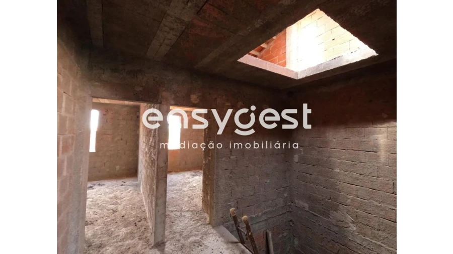 Moradia T4 para Venda em Cuba Foto 15