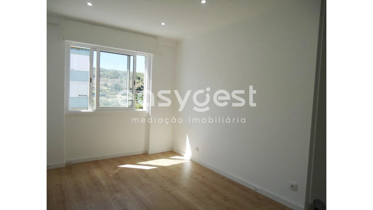 Apartamento T2 para Venda em Falagueira-Venda Nova Foto 1