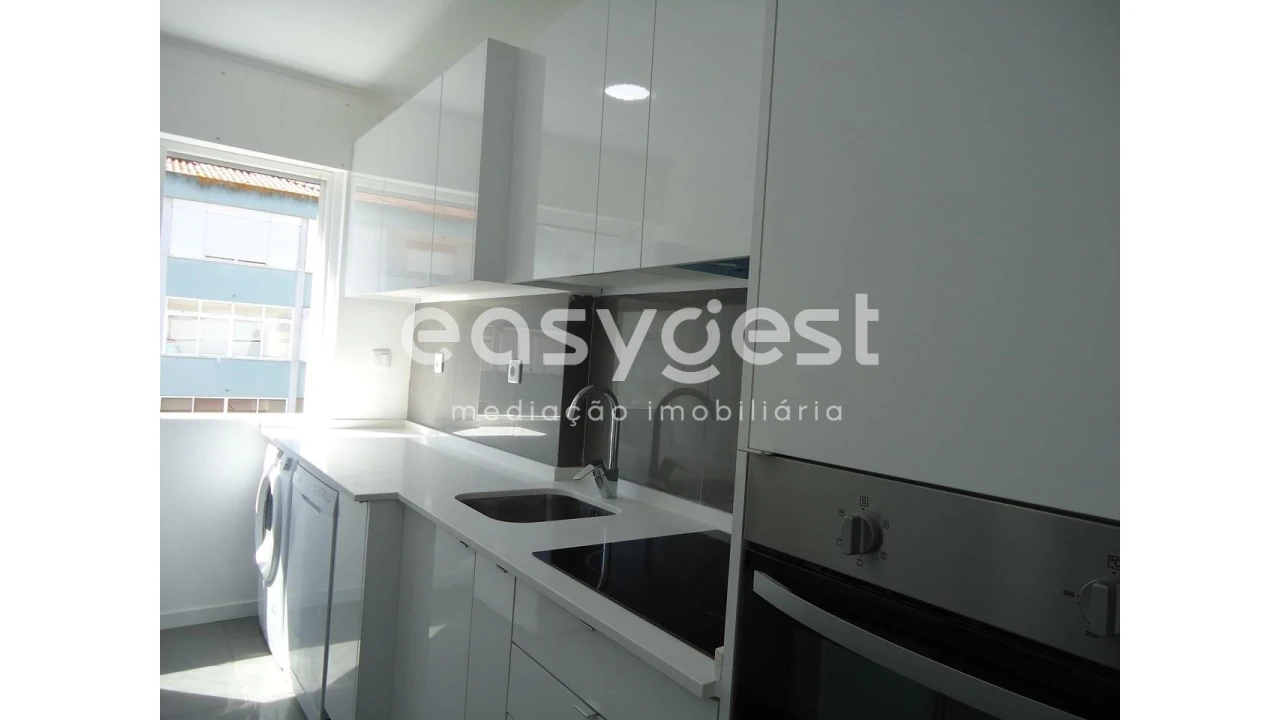 Apartamento T2 para Venda em Falagueira-Venda Nova Foto 2