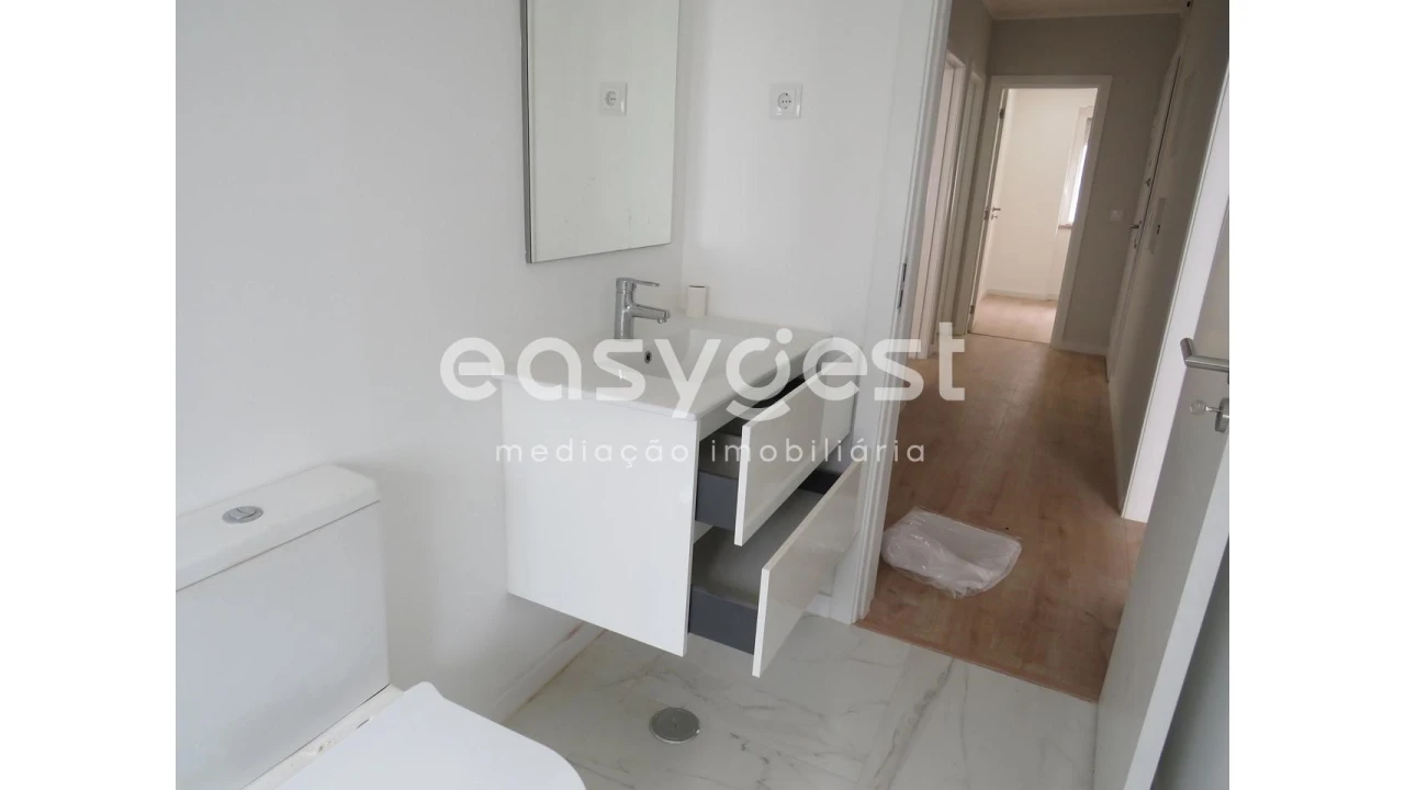 Apartamento T2 para Venda em Falagueira-Venda Nova Foto 13