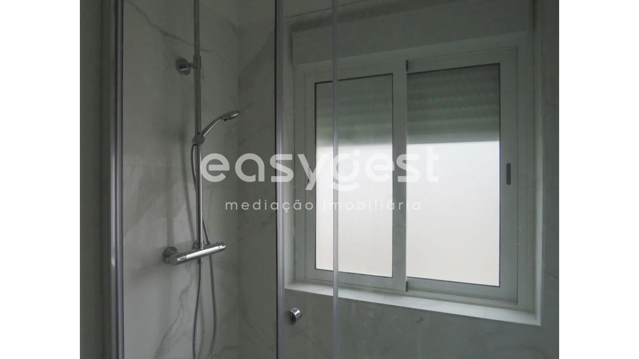 Apartamento T2 para Venda em Falagueira-Venda Nova Foto 14