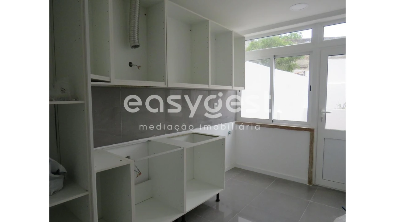 Apartamento T2 para Venda em Falagueira-Venda Nova Foto 15