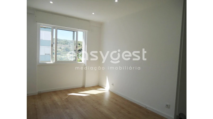 Apartamento T2 para Venda em Falagueira-Venda Nova