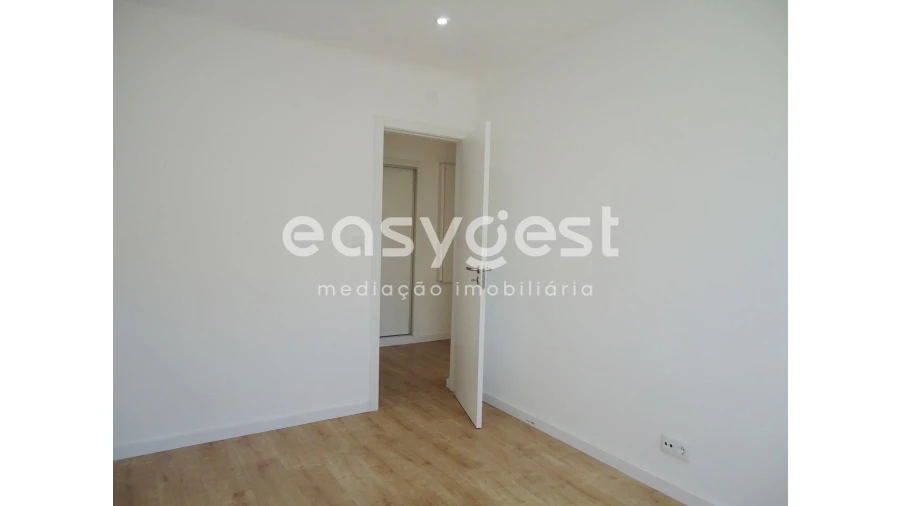 Apartamento T2 para Venda em Falagueira-Venda Nova Foto 9