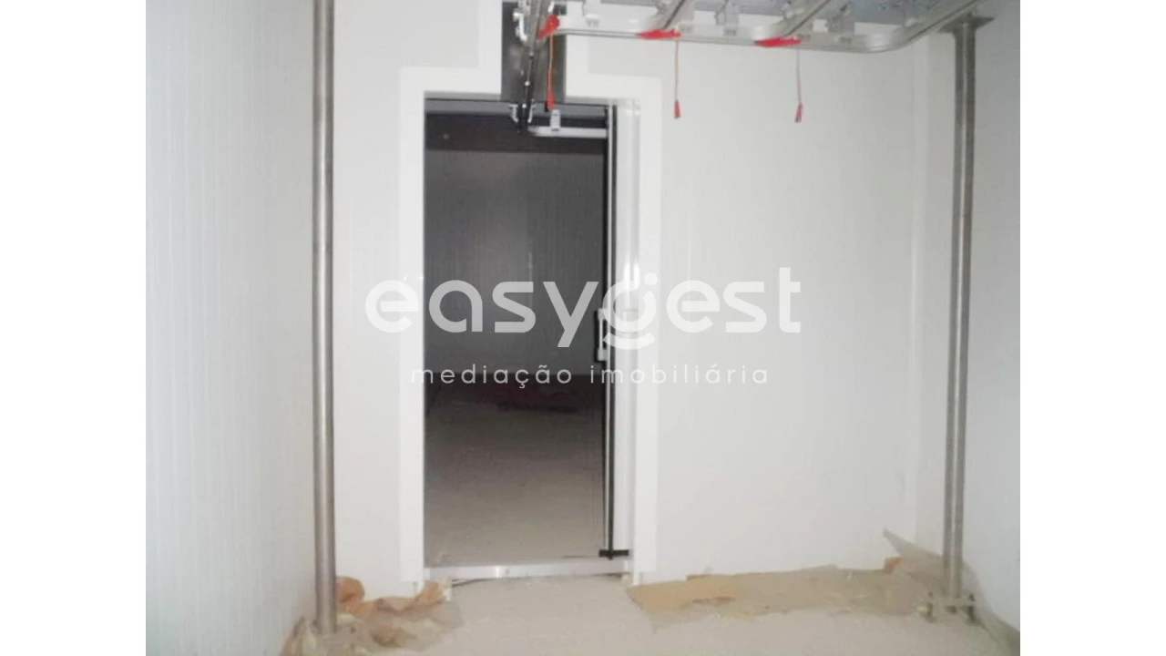 Terreno Comércio / Armazém para Venda em Ferreira do Alentejo e Canhestros Foto 8