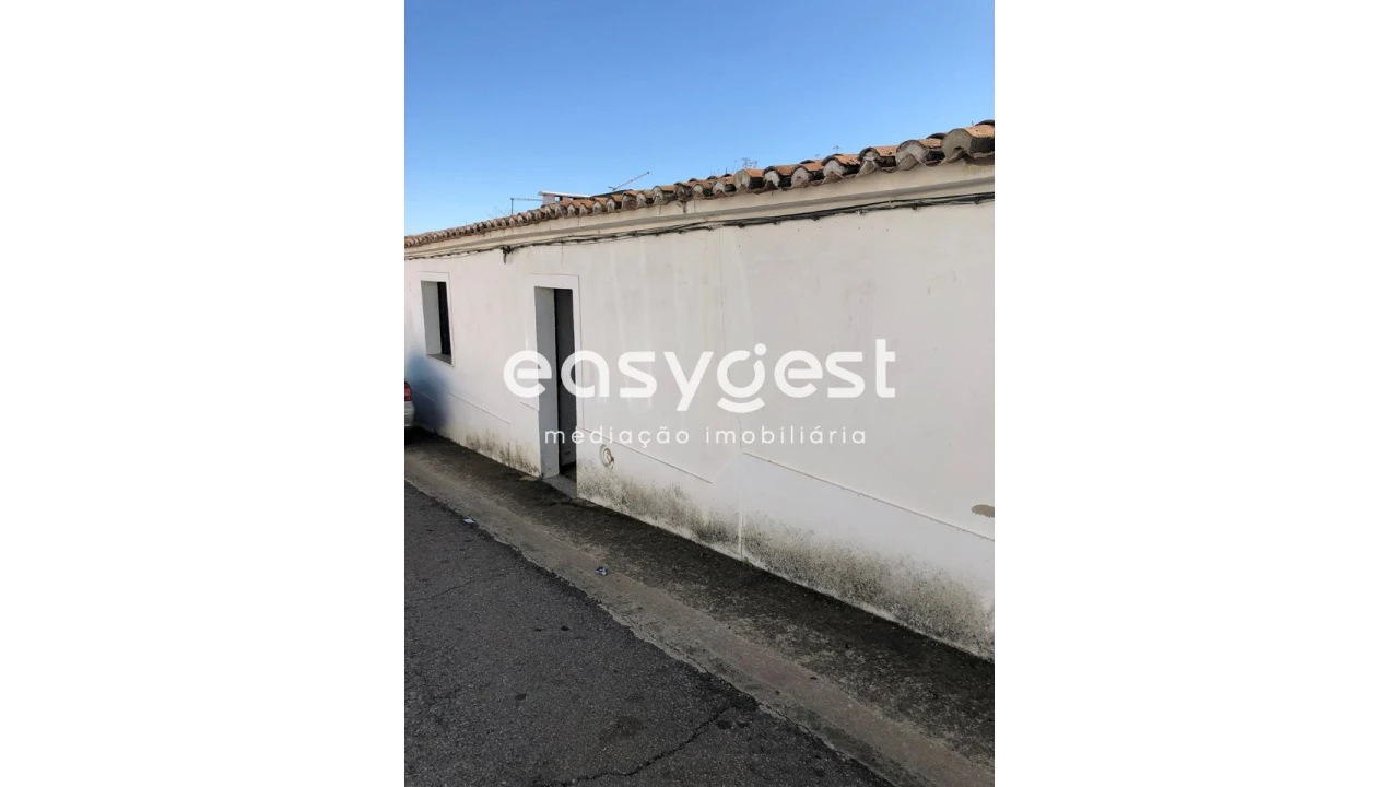 Moradia T5 para Venda em Selmes Foto 1