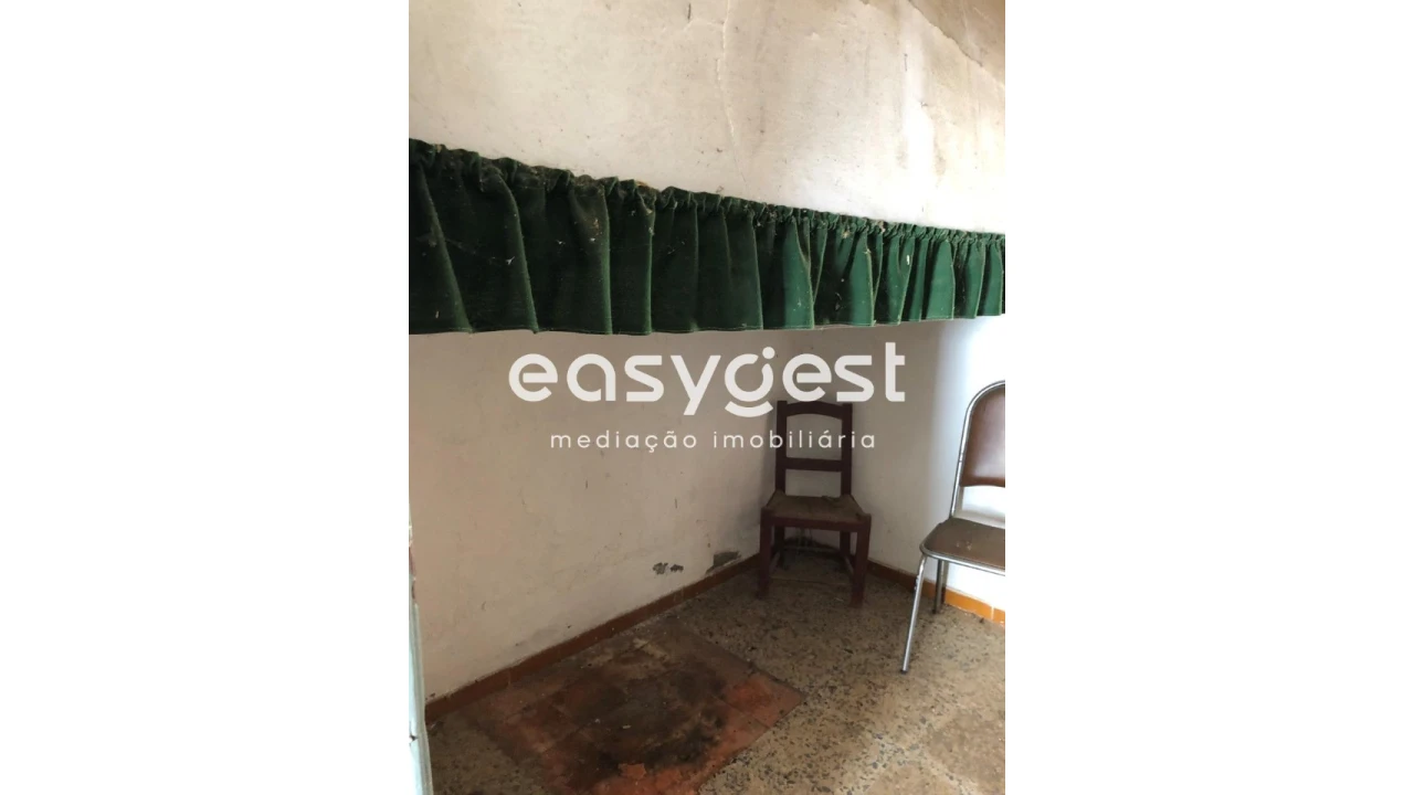 Moradia T5 para Venda em Selmes Foto 5