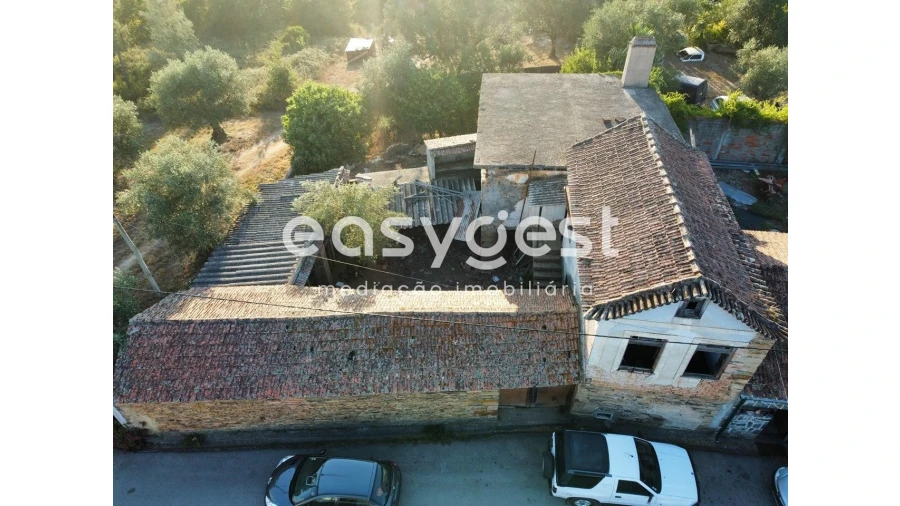 Moradia T2 para Venda em Mouronho Foto 1