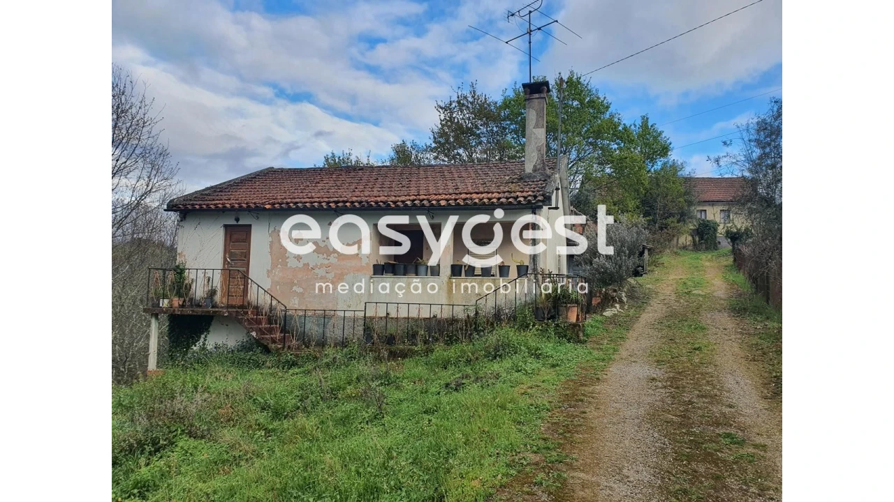 Moradia T2 para Venda em Espariz e Sinde Foto 1