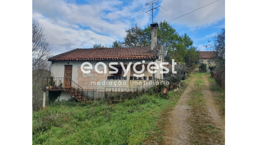 Moradia T2 para Venda em Espariz e Sinde