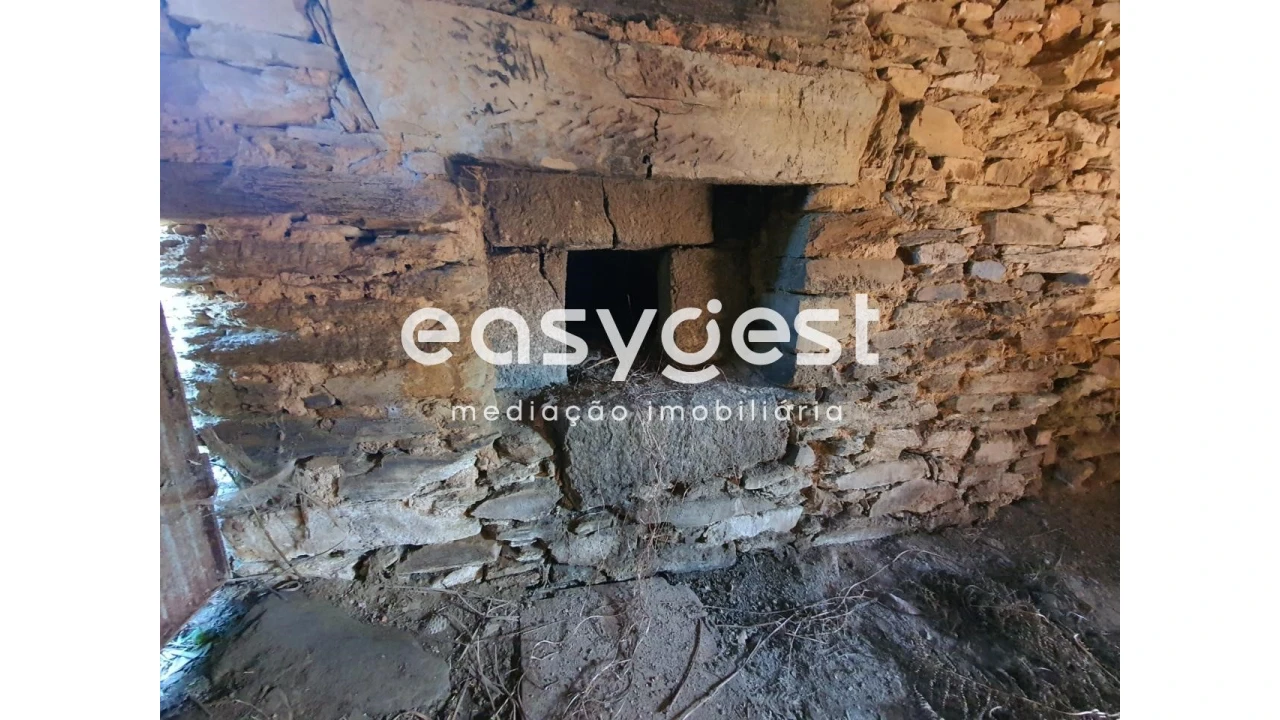 Moradia T2 para Venda em Espariz e Sinde Foto 18