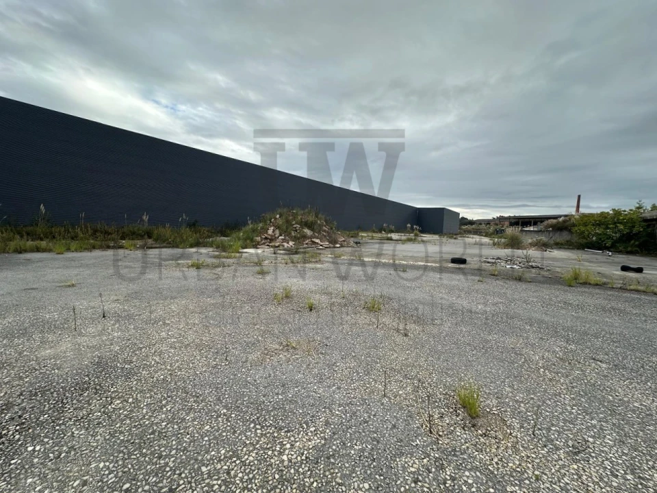 Armazém para Venda em Oliveira do Bairro Foto 3