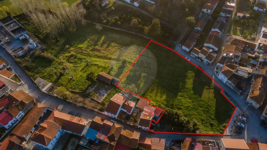 Armazém para Venda em São Martinho de Árvore e Lamarosa