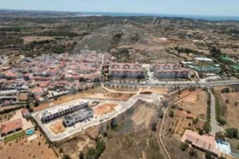 Terreno para Venda em Lagos (São Sebastião e Santa Maria) Foto 4