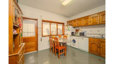 Moradia T3 para Venda em Lordelo do Ouro e Massarelos