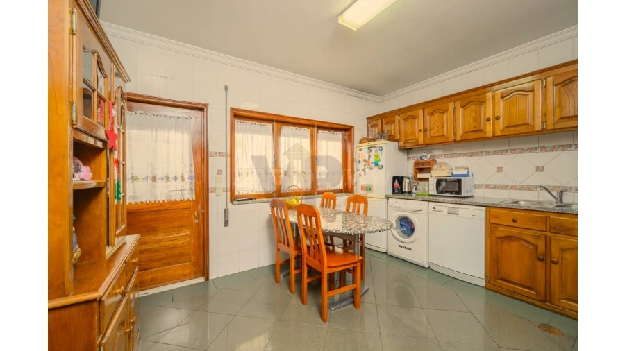 Moradia T3 para Venda em Lordelo do Ouro e Massarelos Foto 3