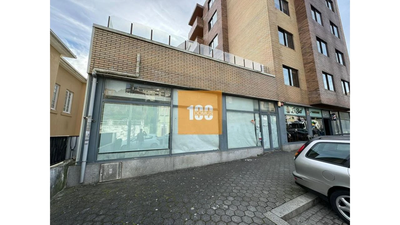 Negócio para Venda em Mafamude e Vilar do Paraíso Foto 1