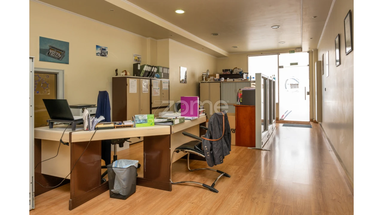 Negócio para Venda em Sacavém e Prior Velho Foto 6