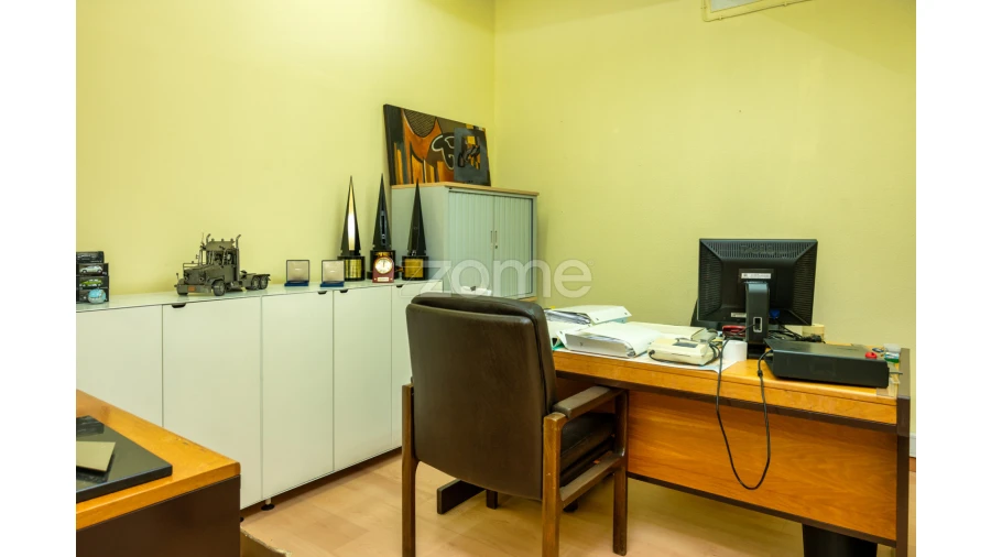 Negócio para Venda em Sacavém e Prior Velho Foto 9