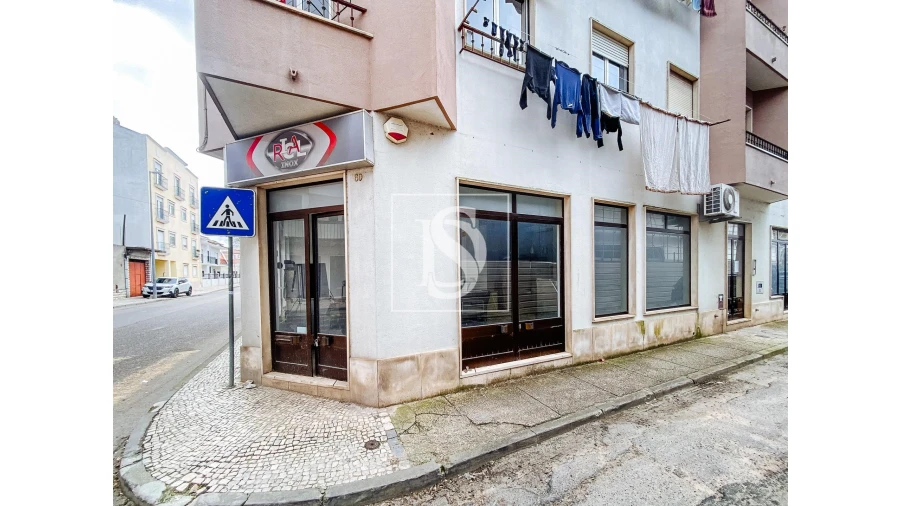 Negócio para Venda em Almeirim