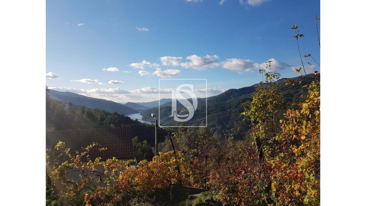 Terreno para Venda em Caniçada e Soengas Foto 2