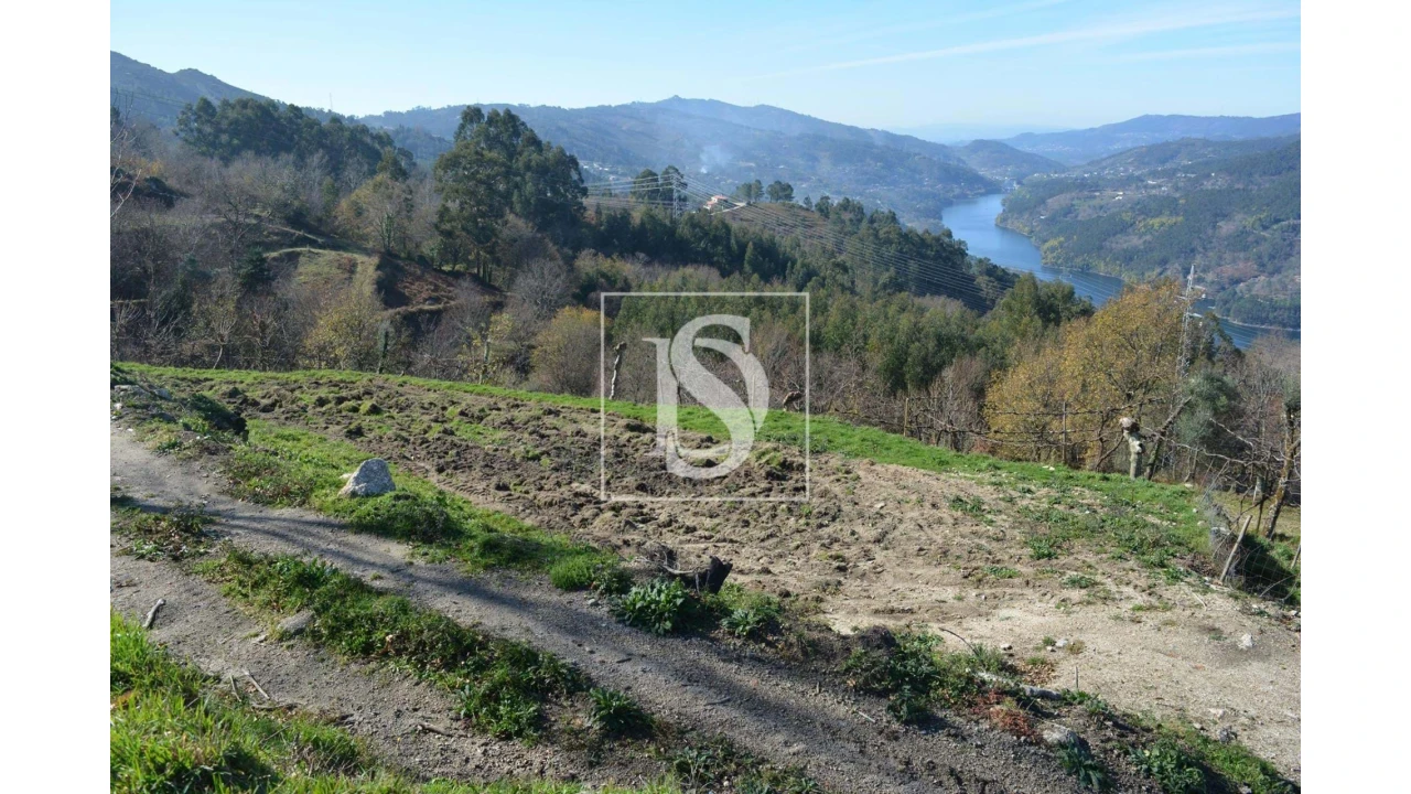 Terreno para Venda em Caniçada e Soengas Foto 3
