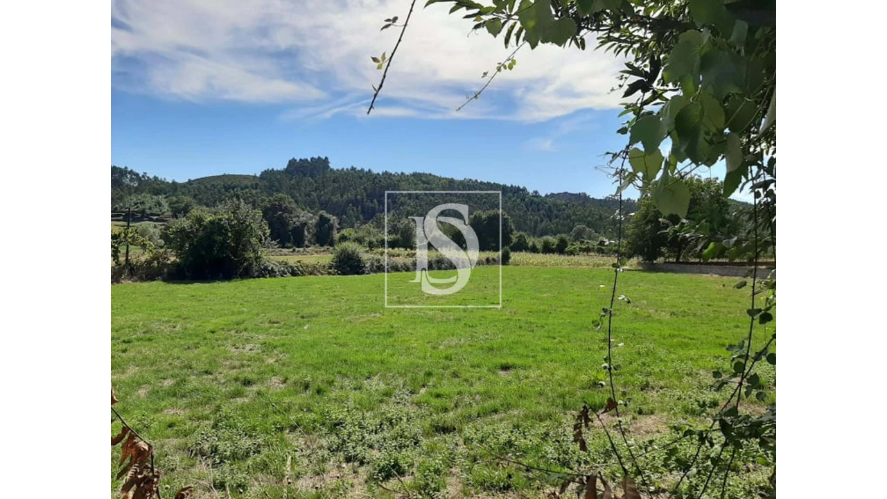 Terreno para Venda em Anissó e Soutelo Foto 1