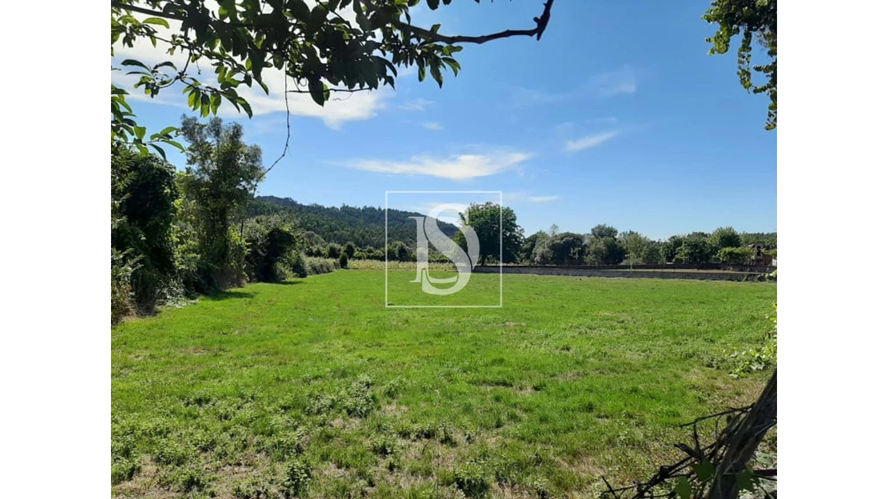 Terreno para Venda em Anissó e Soutelo Foto 11