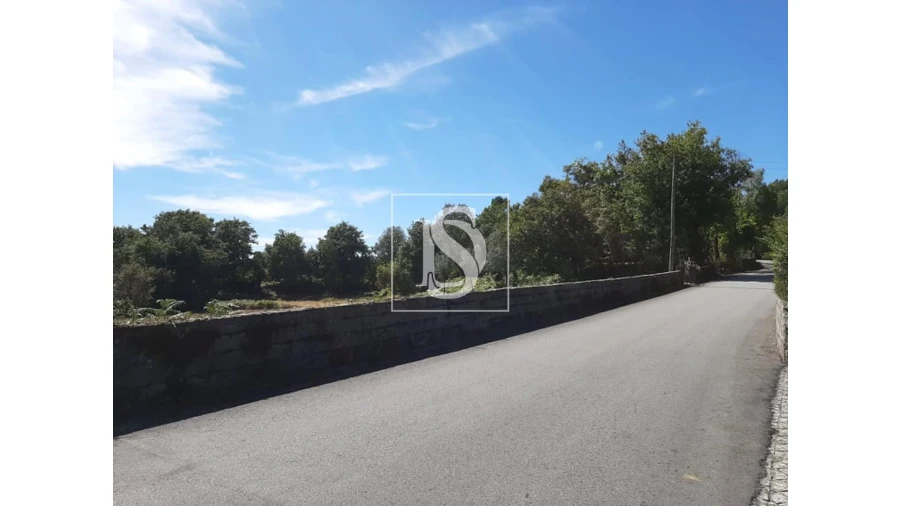 Terreno para Venda em Anissó e Soutelo Foto 11