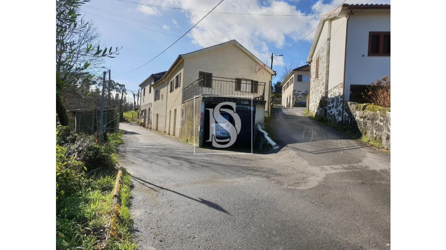 Moradia T3 para Venda em Mosteiro Foto 2