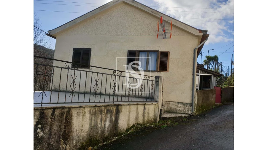 Moradia T3 para Venda em Mosteiro Foto 7