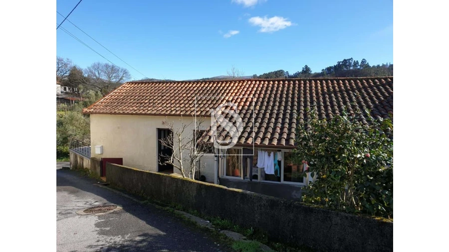 Moradia T3 para Venda em Mosteiro Foto 8