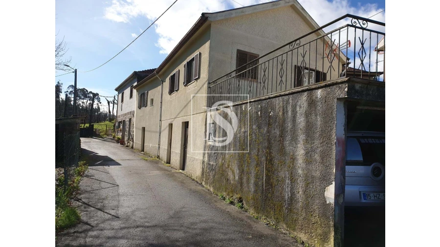 Moradia T3 para Venda em Mosteiro Foto 3