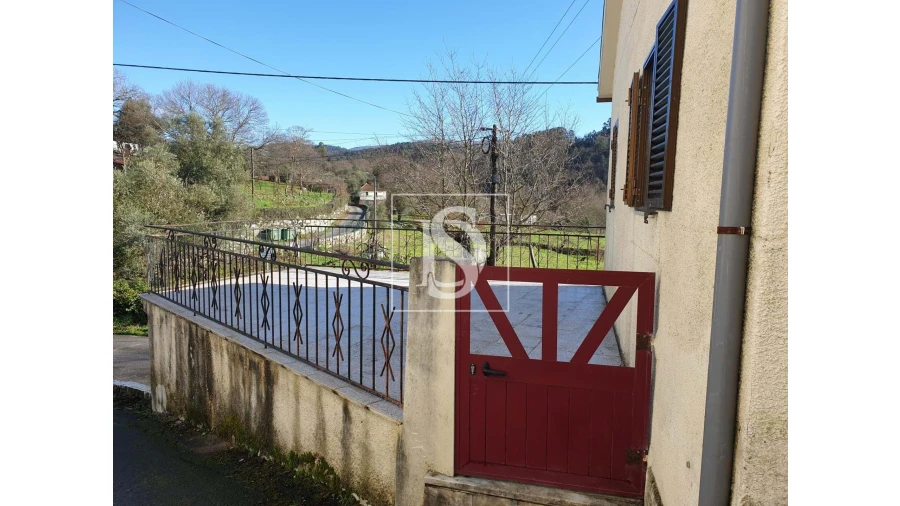 Moradia T3 para Venda em Mosteiro Foto 6