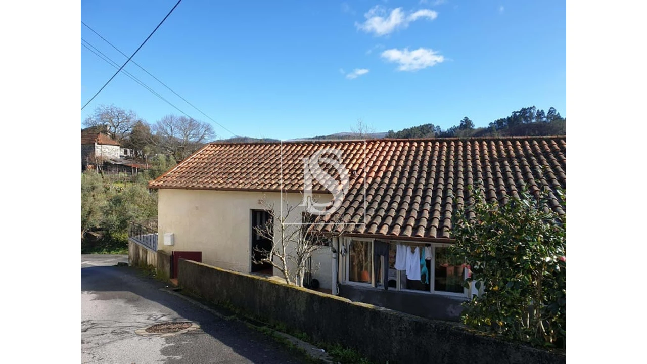 Moradia T3 para Venda em Mosteiro Foto 9