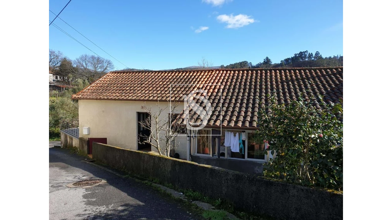 Moradia T3 para Venda em Mosteiro Foto 8